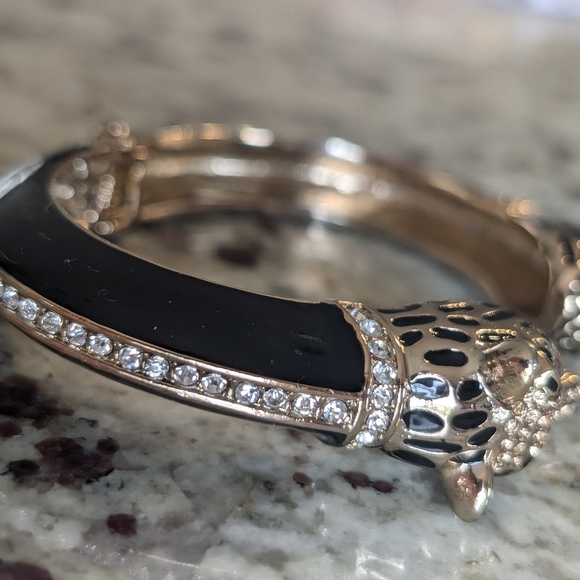 Betsey Johnson Leopard Hinged Bracelet - Picture 4 of 10